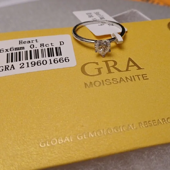 Sterling Silver 925 0.8ct Moissanite Heart Size 9 Ring - Picture 3 of 4